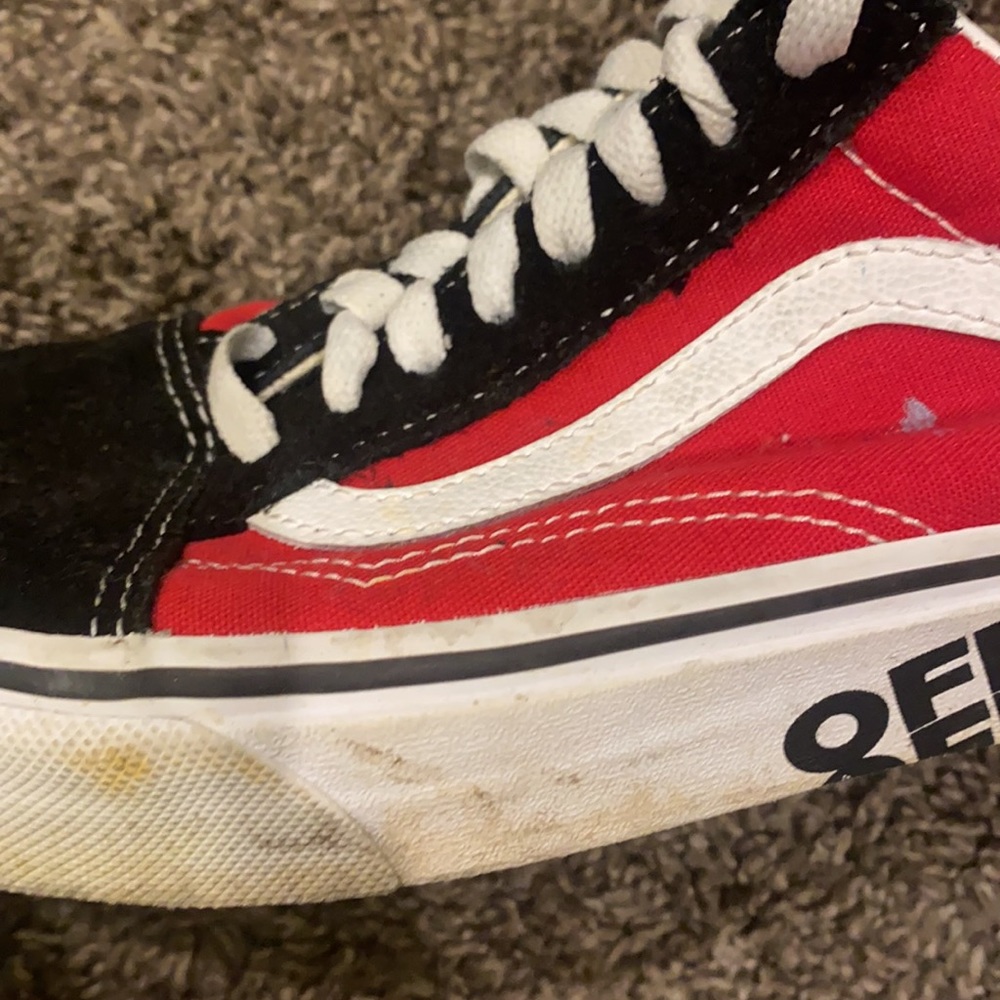 custom vans - Picture 3 of 6